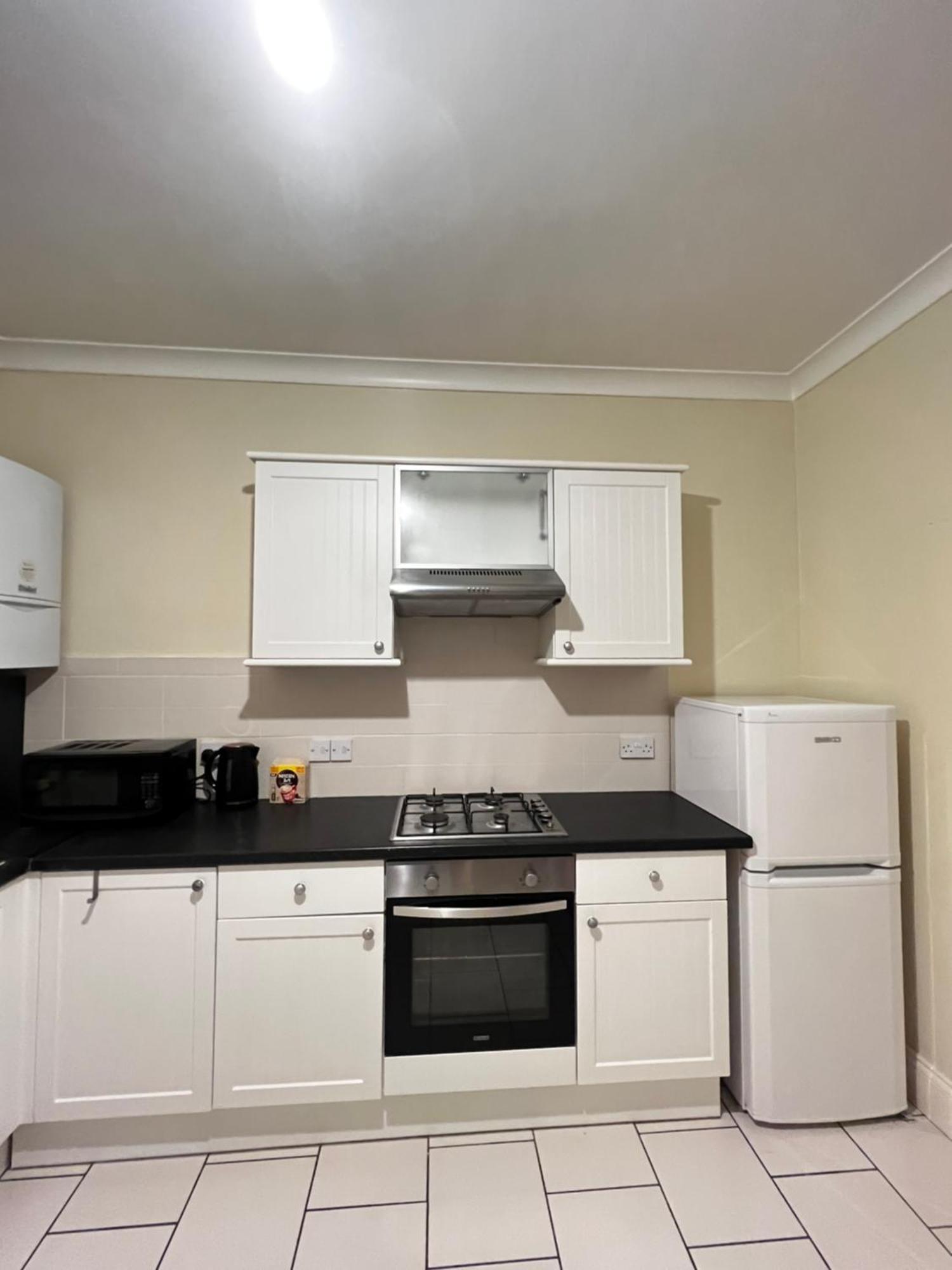 Family 2 Bedroom Flat In Fulham * Londres