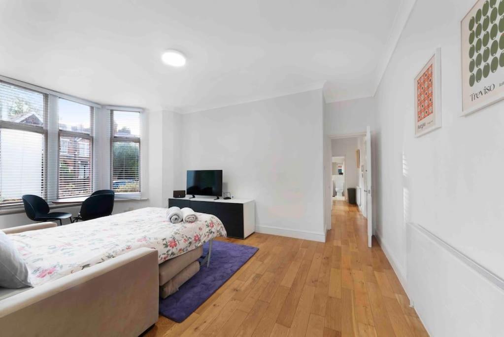 Appartement Large 2 Bed Acton Park Chiswick