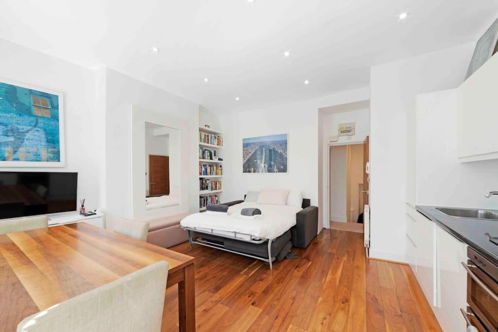 Apartamento Huge 1 Bed -sleeps 4 De Lux Soho Fitzrovia Londres