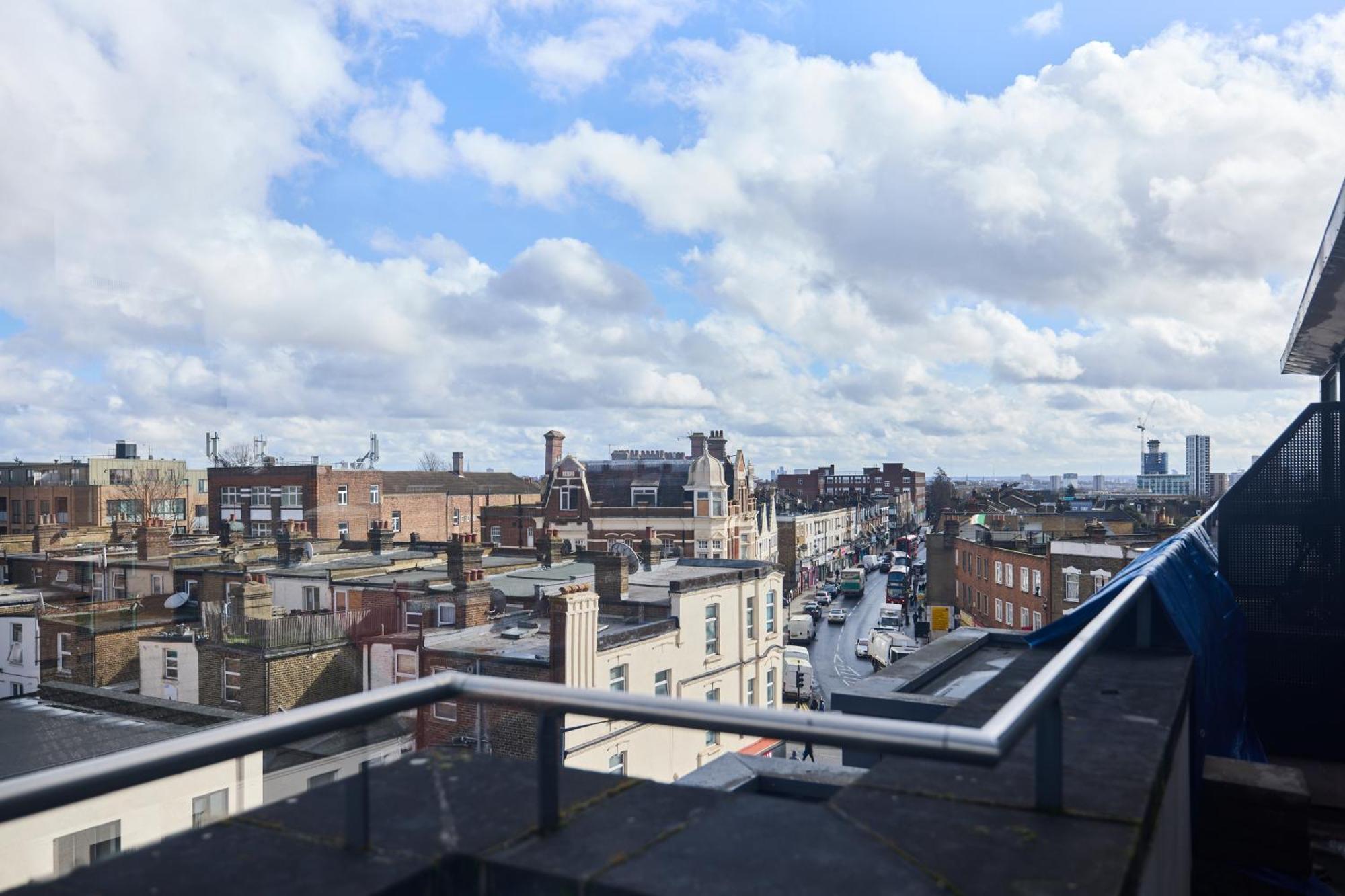 The Harlesden Classic - Lovely 2bdr Flat With Balcony
