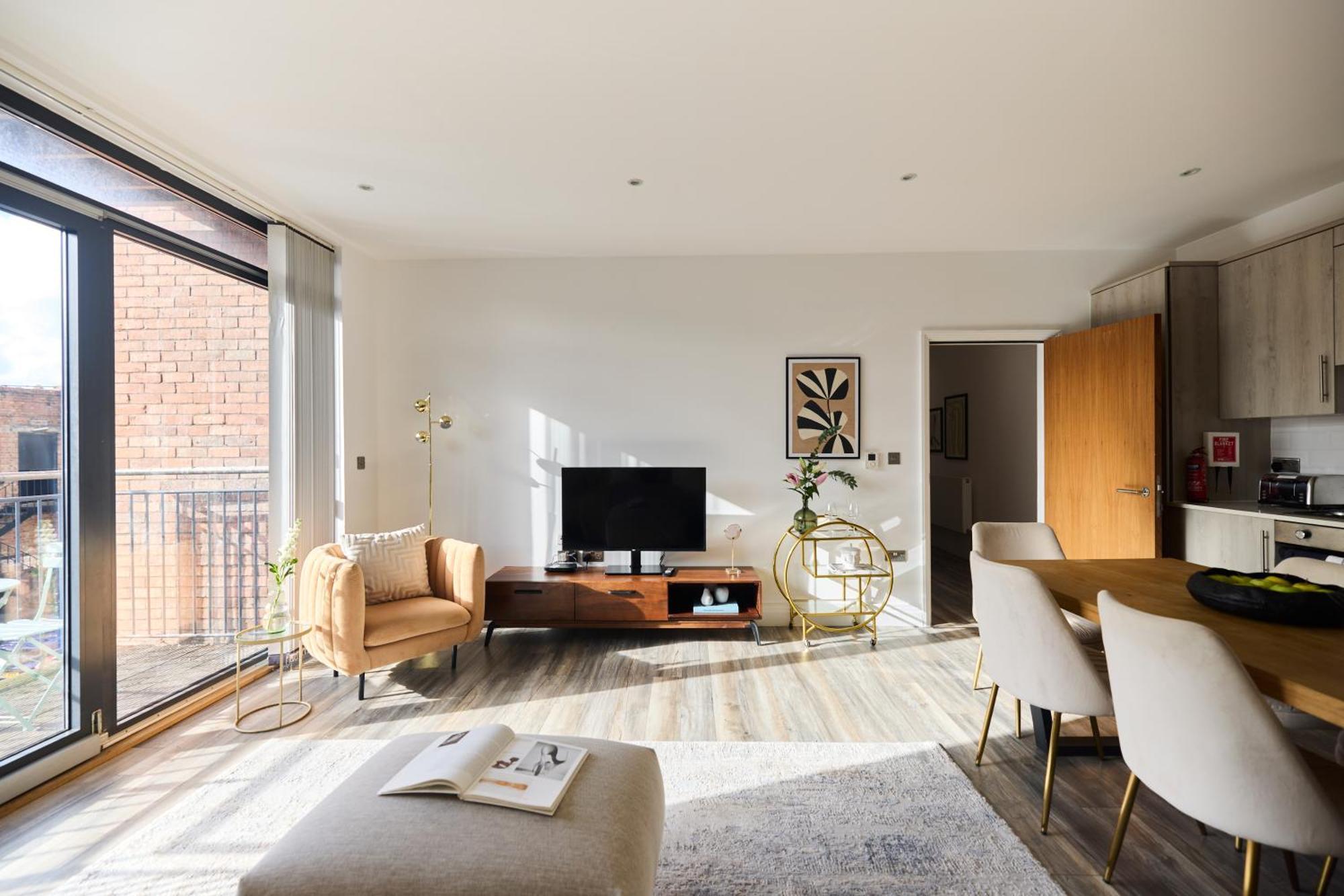 The Harlesden Place - Modern 3bdr Flat With Balcony * London