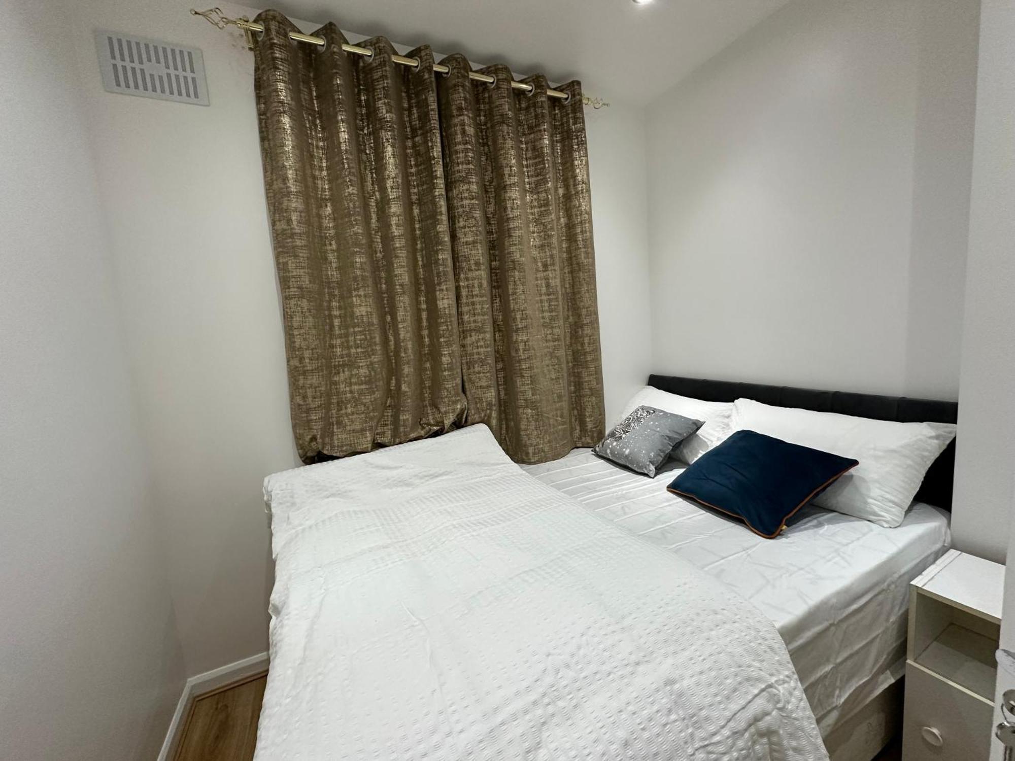 Beautiful Double With Free Wi-fi And Free Parking Guest house *