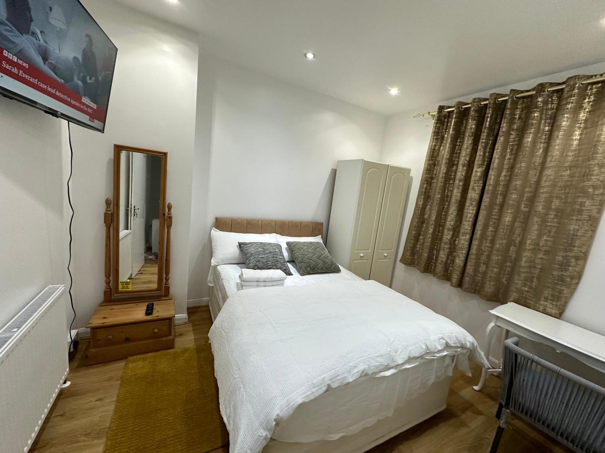 Beautiful Double With Free Wi-fi And Free Parking