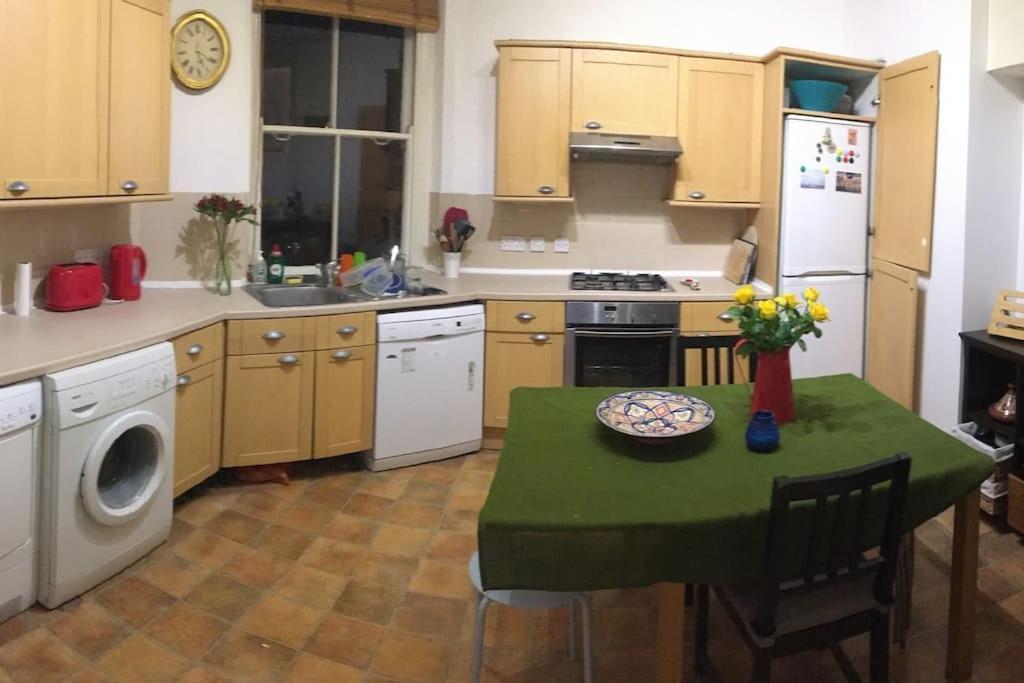 Spacious Flat In West Kensington Appartement