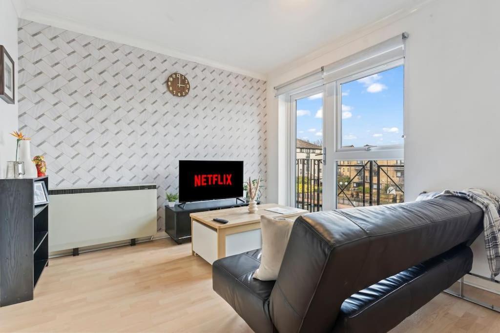 1-bedroom With Free Private Parking - Canary Wharf Londres