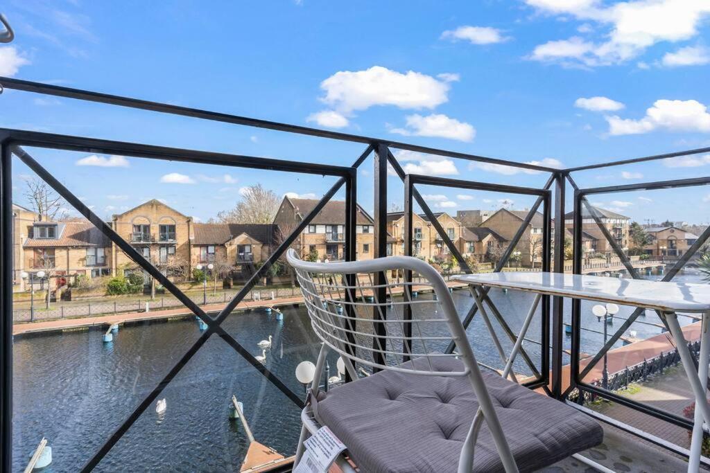 Apartamento 1-bedroom With Free Private Parking - Canary Wharf