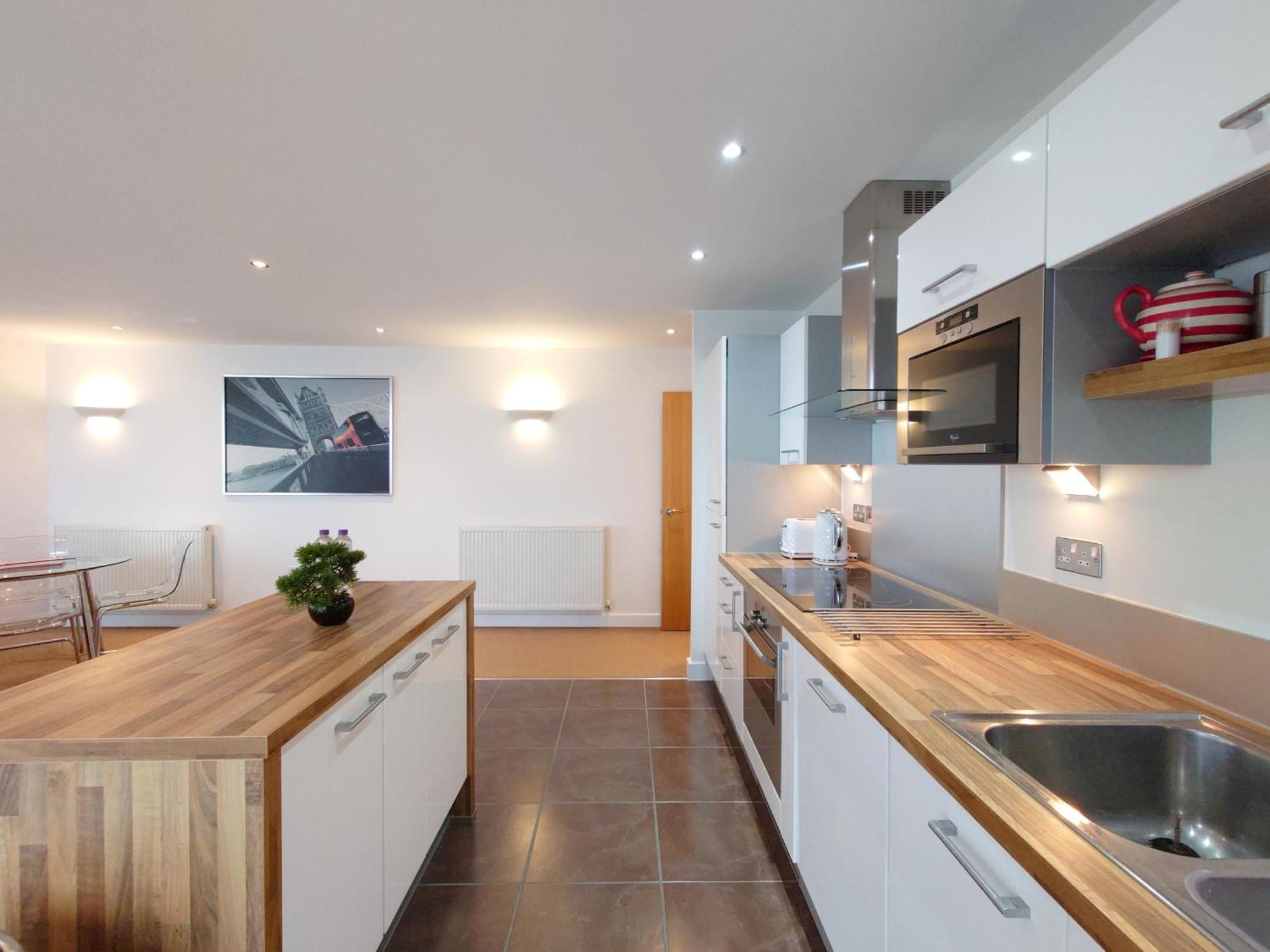 Excel - Three Bed Serviced Apartment *
