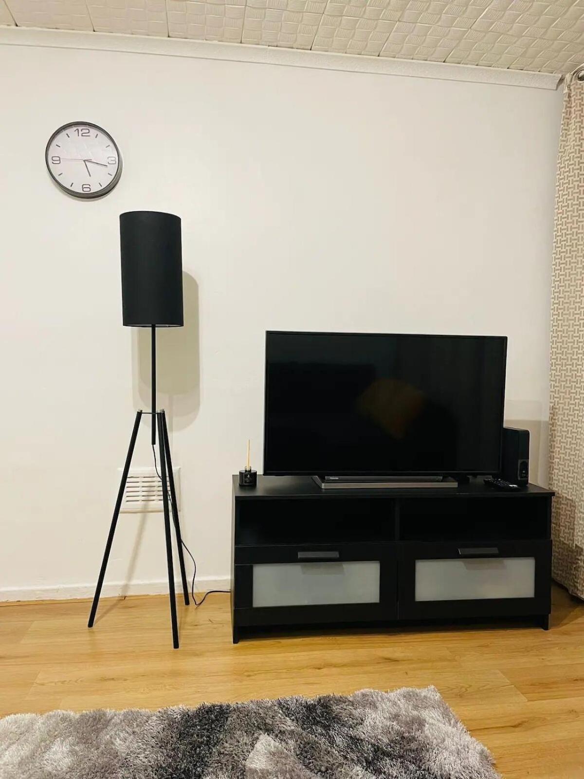 Well-preserved Cozy1br Flat In Lcy With Free Parking Londres