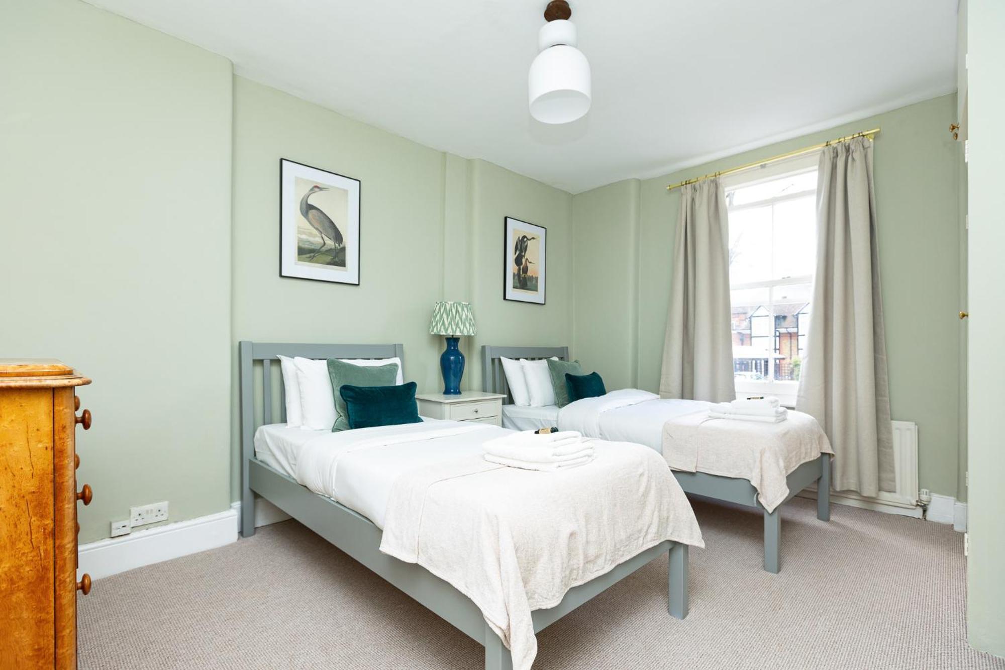 Charming 4 Bed Victorian House In Clapham Old Town London