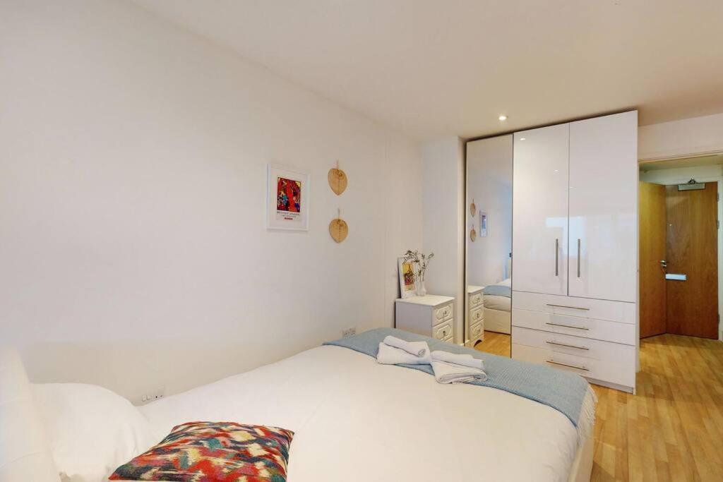 Stunning Apt- 5 Min Walk To Borough Station London
