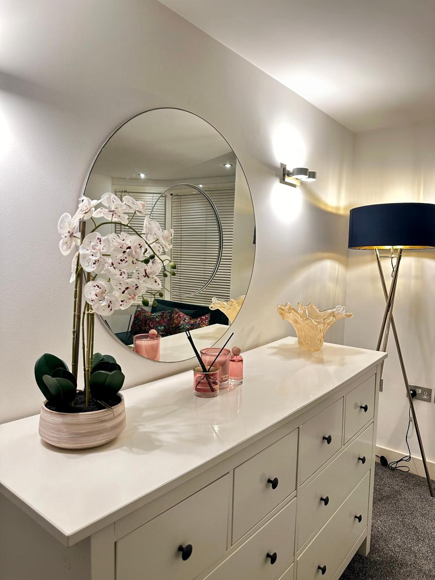 Apartment Opulent Oasis In *