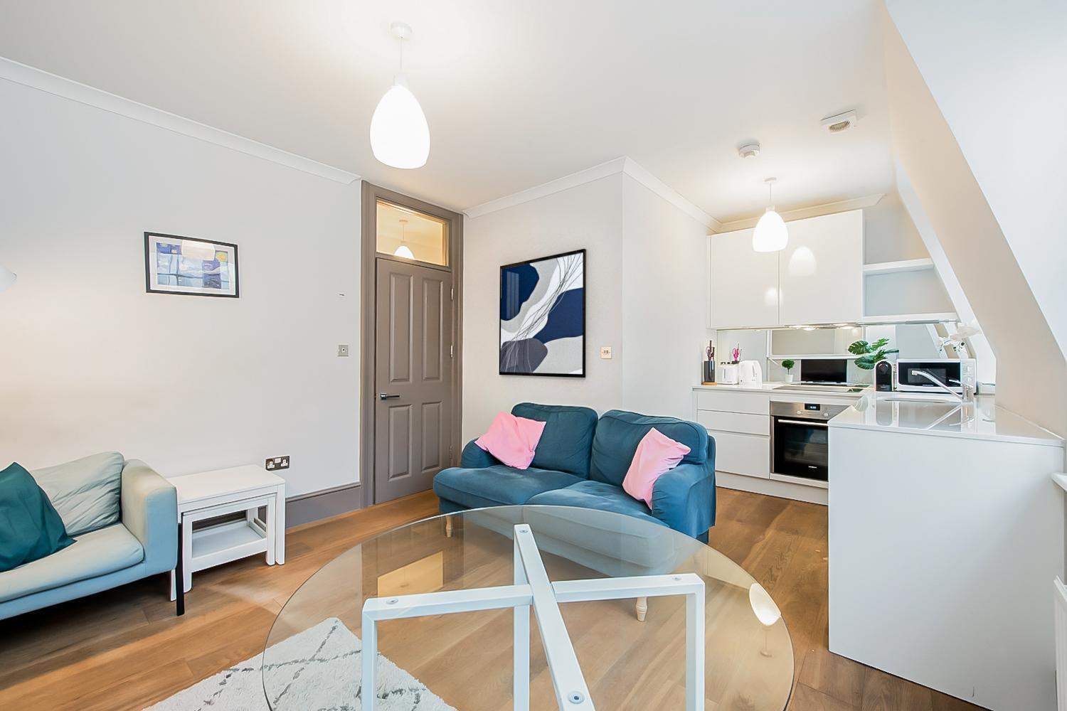 2bed Cosy Flat In Vibrant Fitzrovia