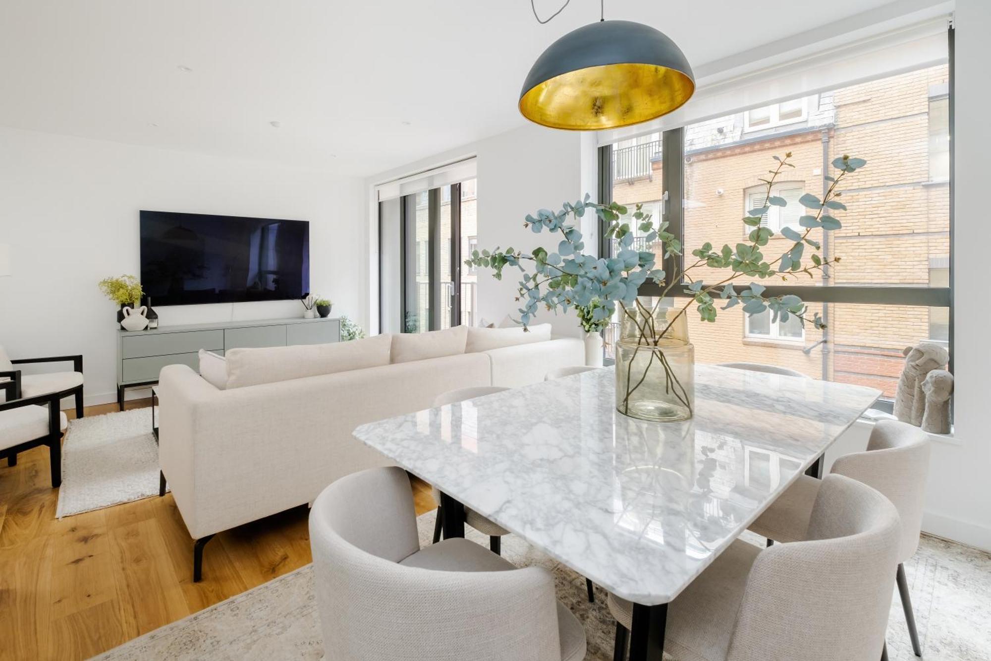 Luxury Mayfair Townhouse With A/c 3br 3ba Ferienhaus