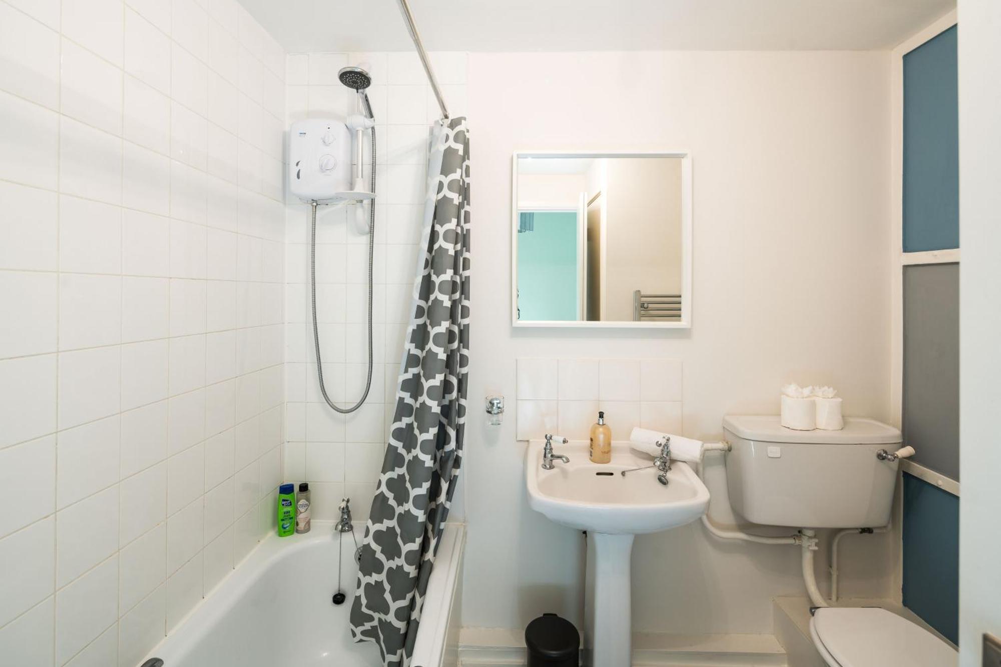 Fantastic In Canary Wharf - 2 Bedrooms Hébergement de vacances