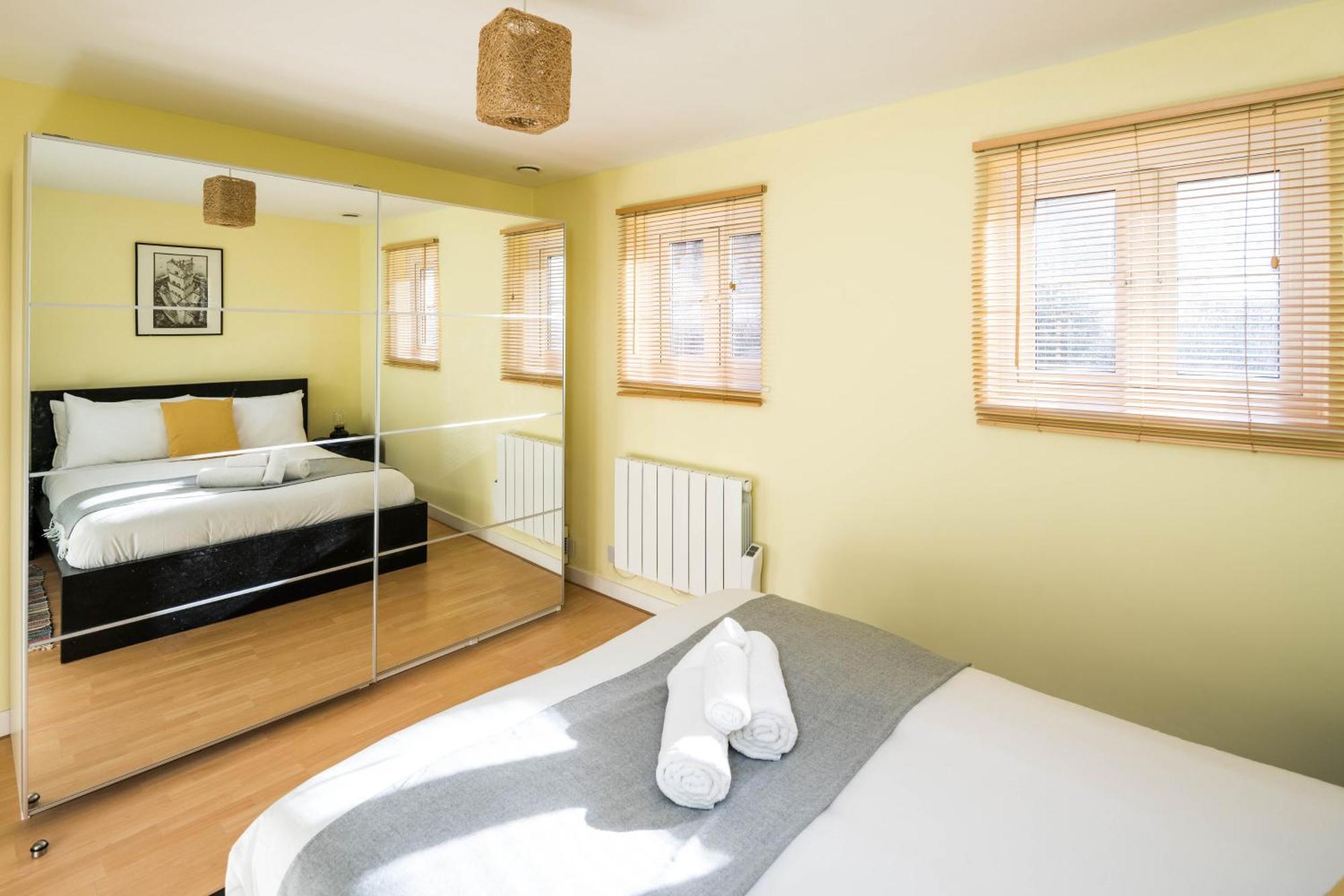 Fantastic In Canary Wharf - 2 Bedrooms Hébergement de vacances