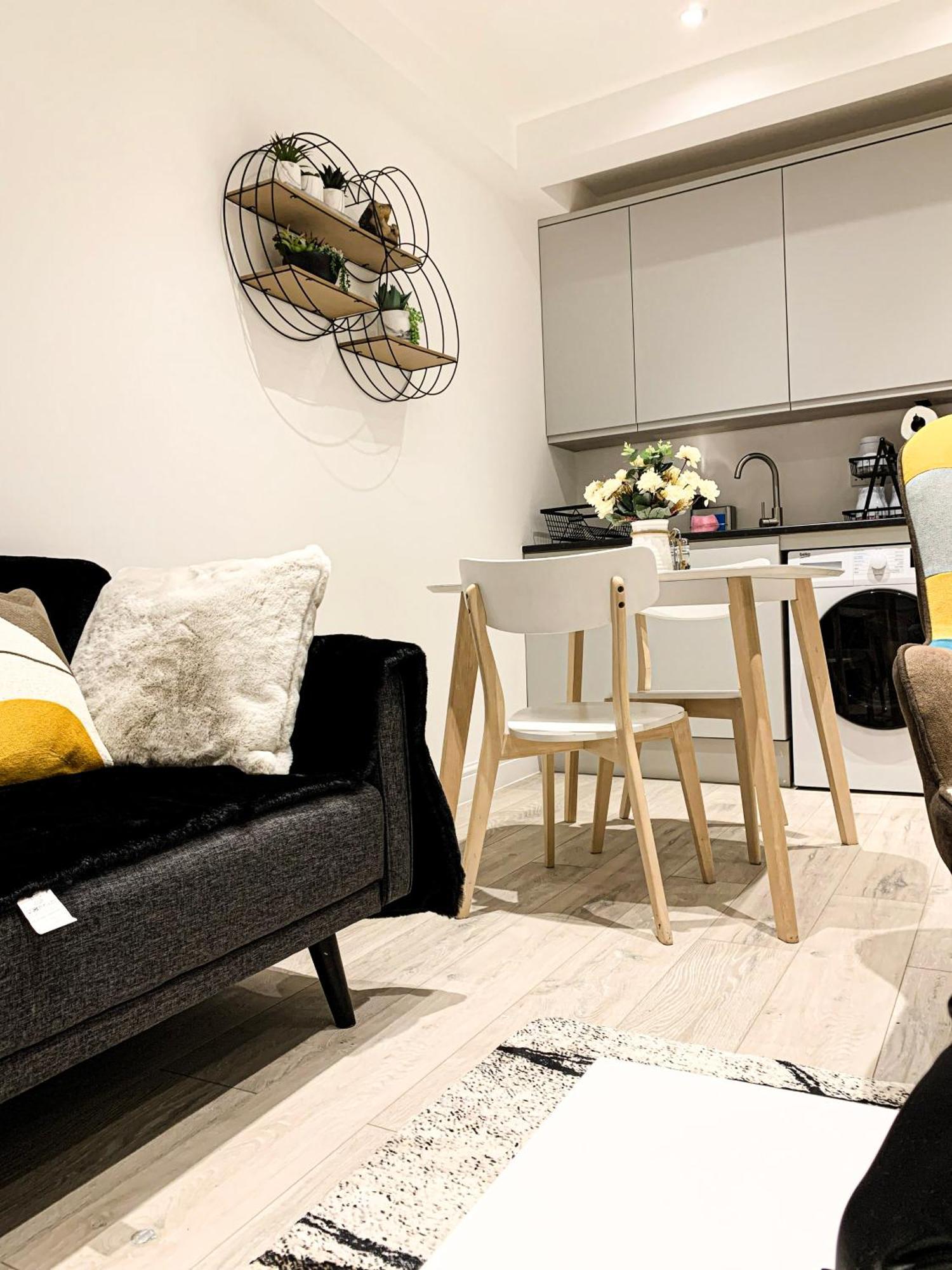 Luxury House With 2 Bedrooms Free Driveway Parking Close To Central Wembley Stadium And Shopping Malls Apartamento *