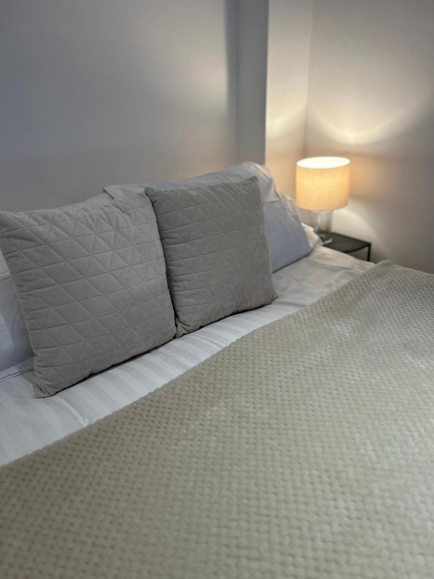 Stylish One Bedroom In The Heart Of Angel