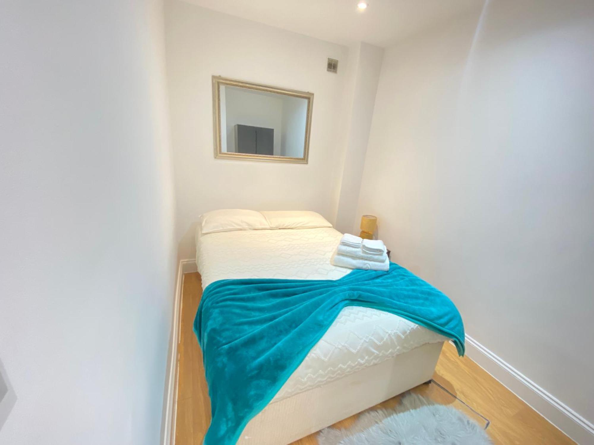 Lovely 2-bed Flat In Appartement *