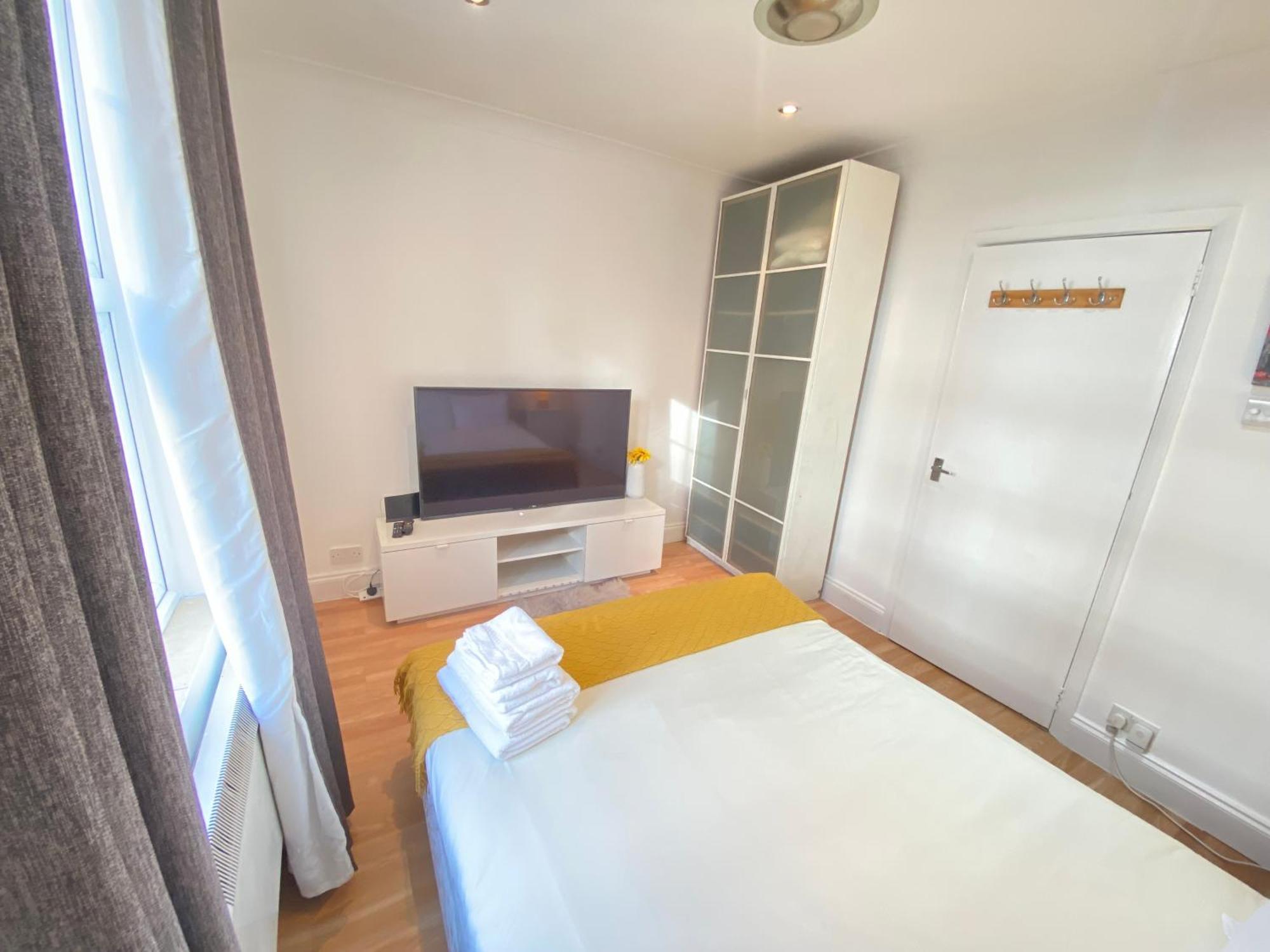 Lovely 2-bed Flat In Appartement