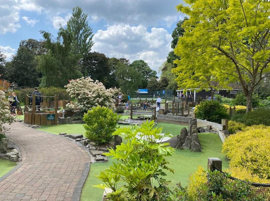 Appartement Sensational 2br Wviews & Balcony In Wandsworth Londres