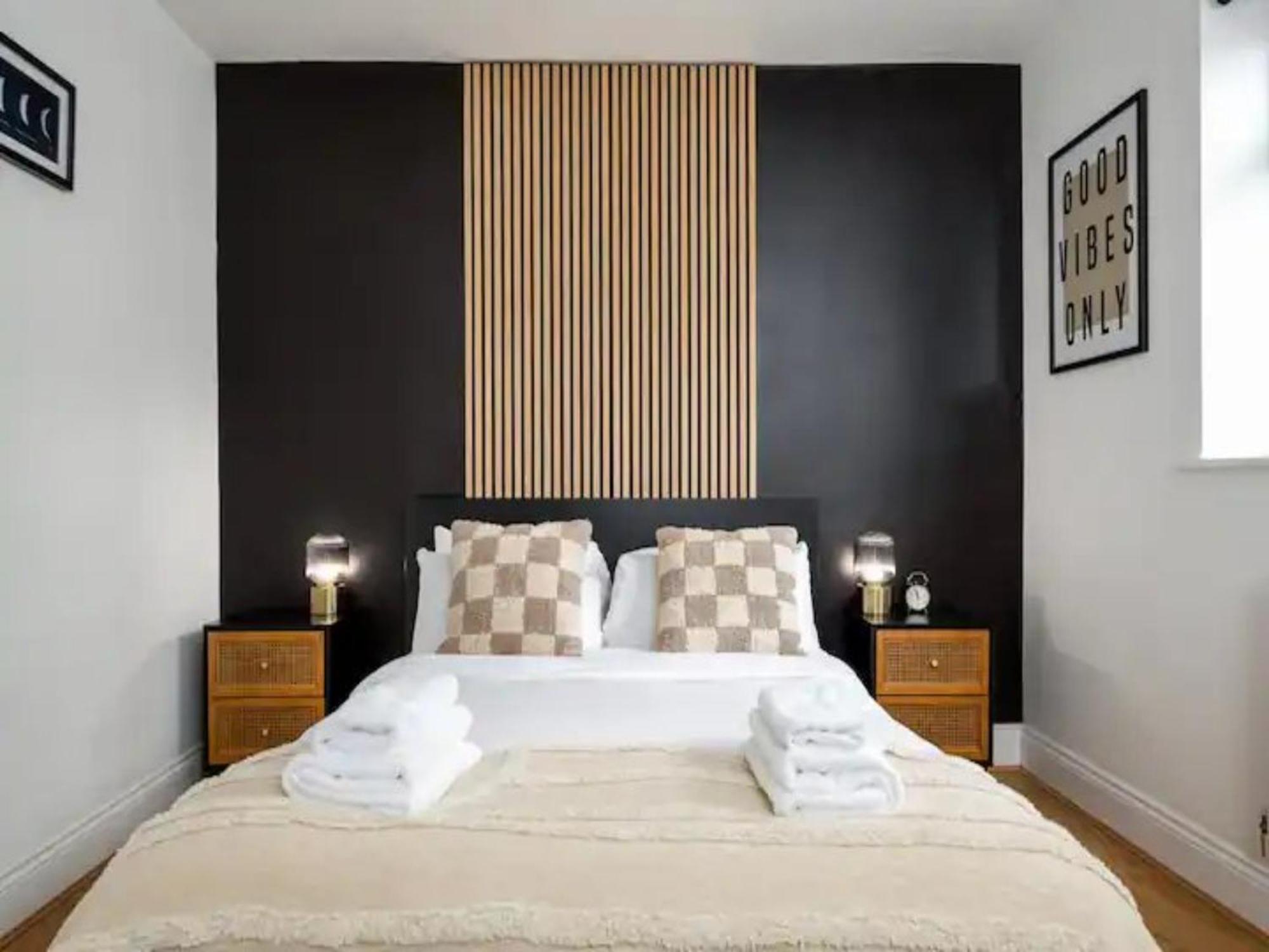 Pass The Keys Modern And Bright Minutes From Apartment London