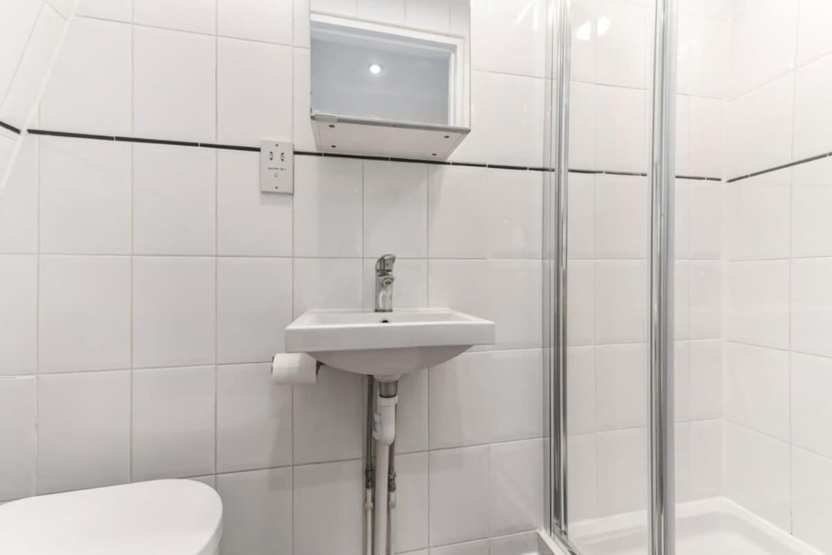 Modern 2 Bedroom Flat For 4 In Greater