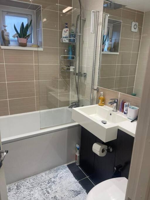 Flat In - Close To Excel Londres