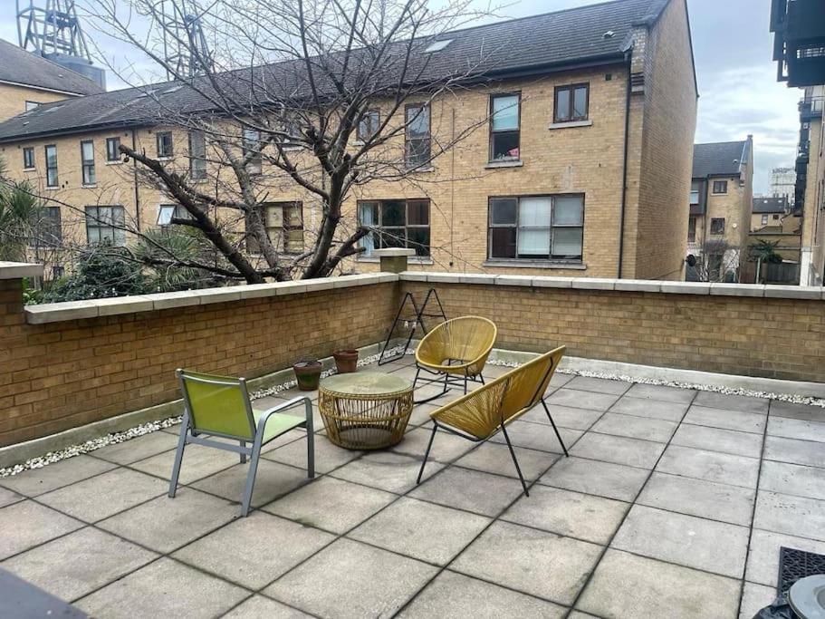 Flat In - Close To Excel Apartamento Londres
