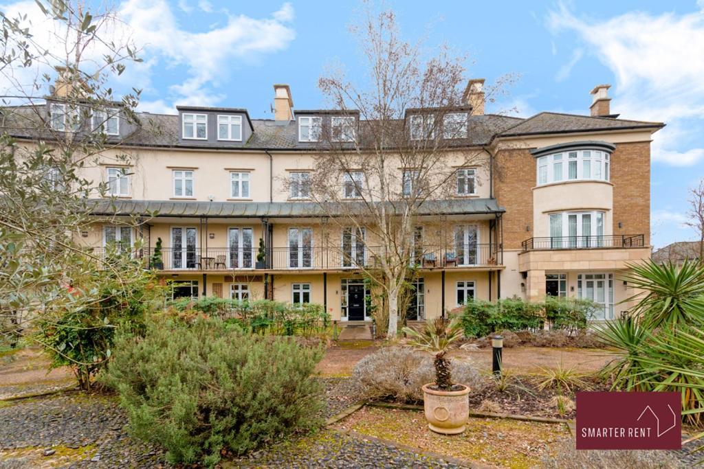 Richmond - 5 Bedroom Townhouse With Parking & Garden