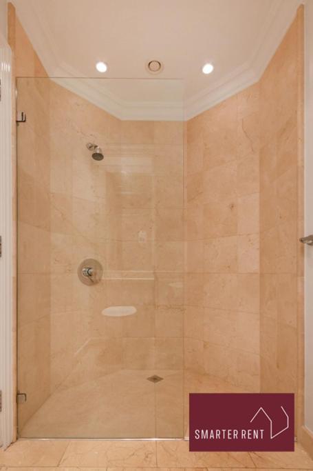 Richmond - 5 Bedroom Townhouse With Parking & Garden Appartement *