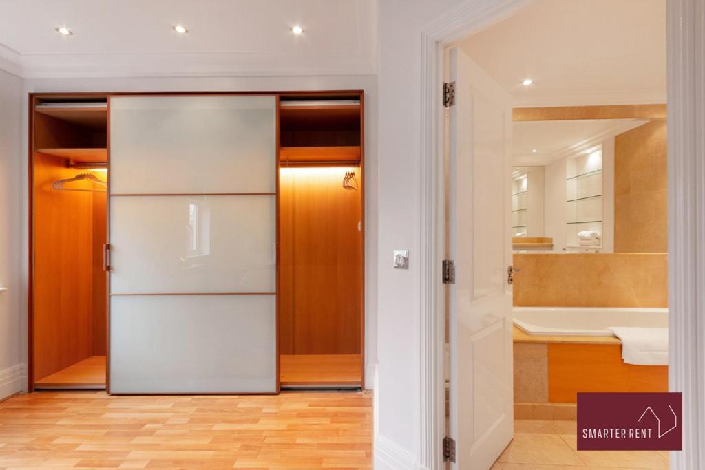 Richmond - 5 Bedroom Townhouse With Parking & Garden Londres
