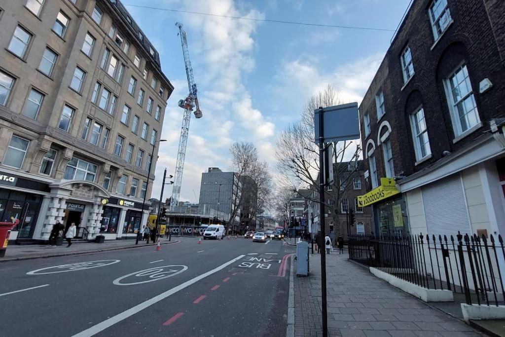 Gatesden * Londen