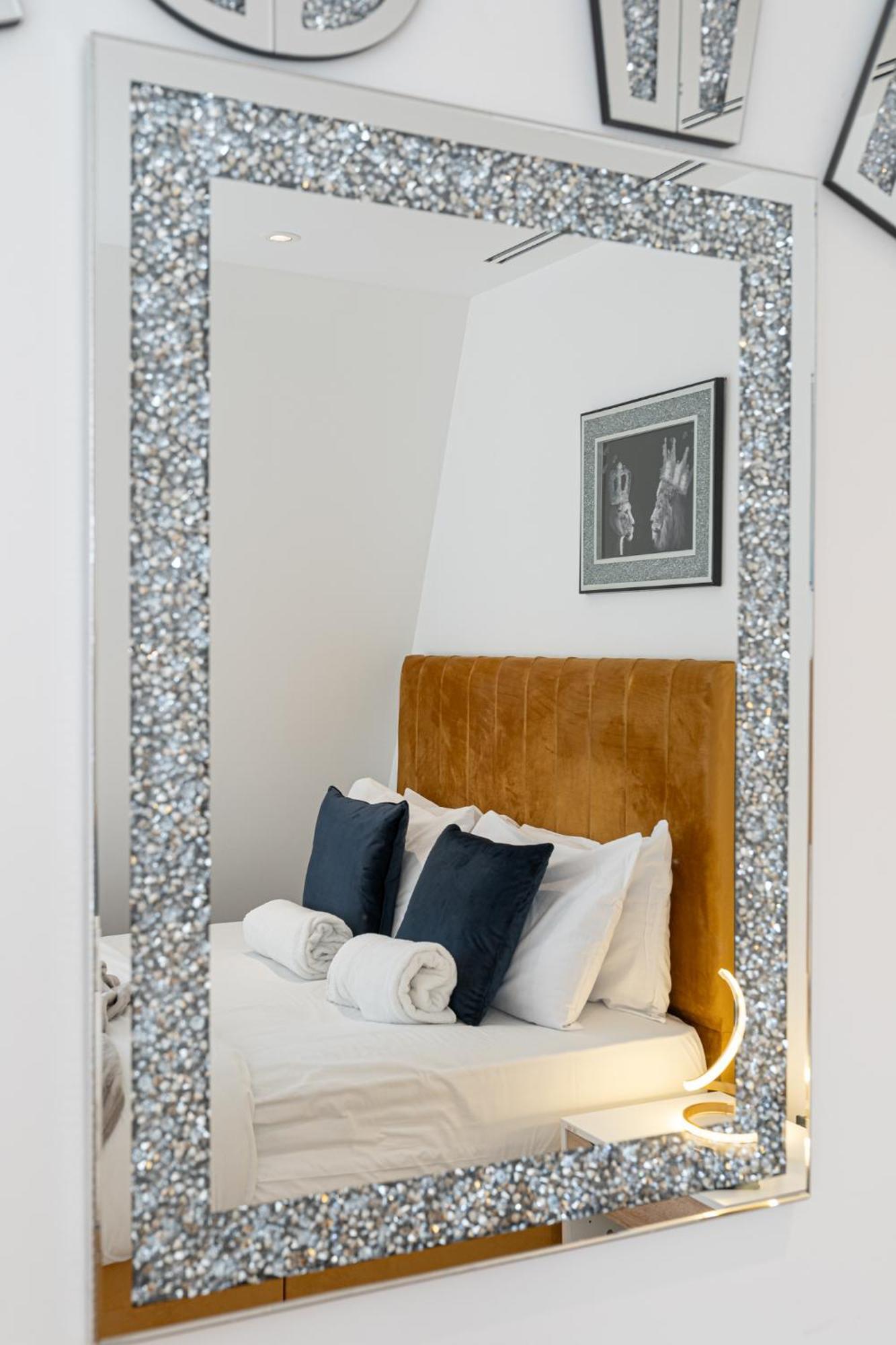 Stunning 1-bedroom Penthouse In Marble Arch 72