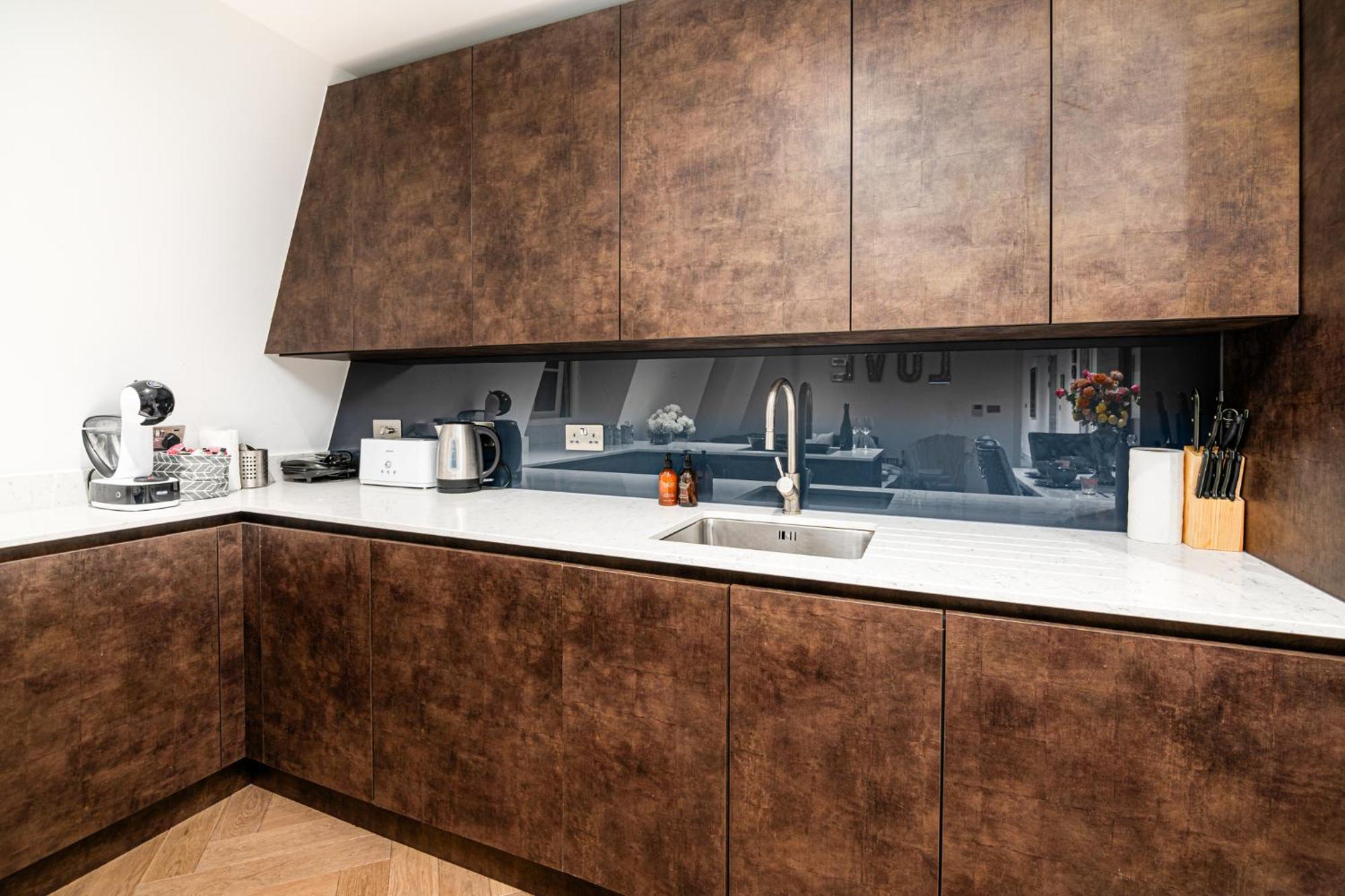 Spectacular 2-bedroom Penthouse In Marble Arch 75 Apartamento