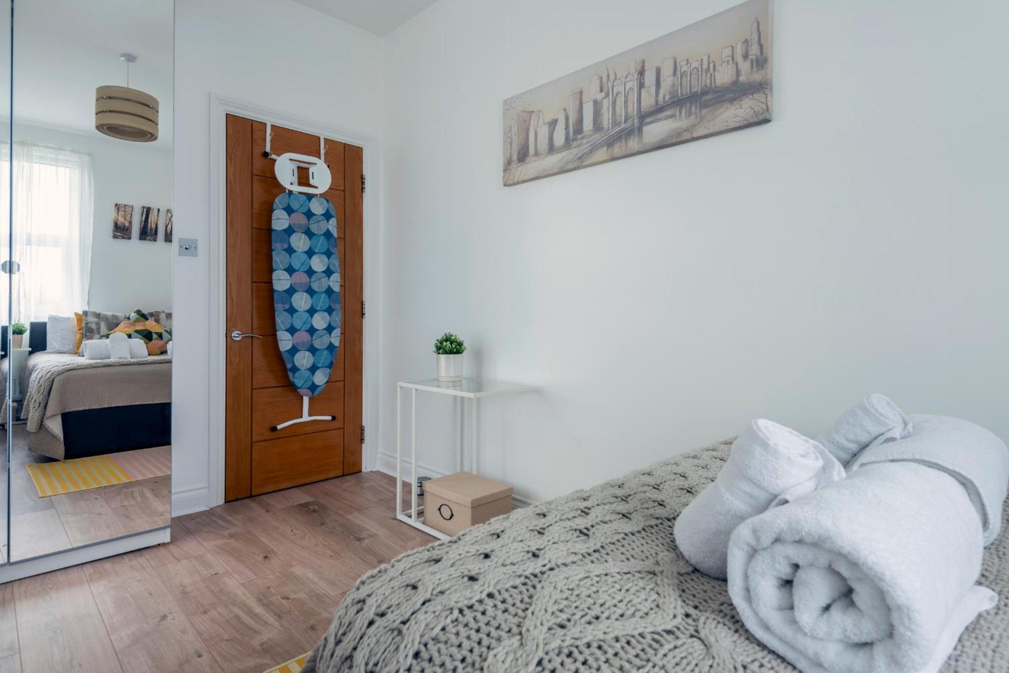 Woodside Gardens Luxury Near Alexandra Palace, Tottenham Stadium & Drumsheds *