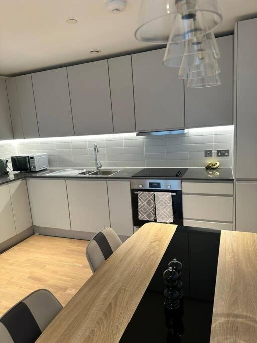 Stylist 2 Bedroom In *