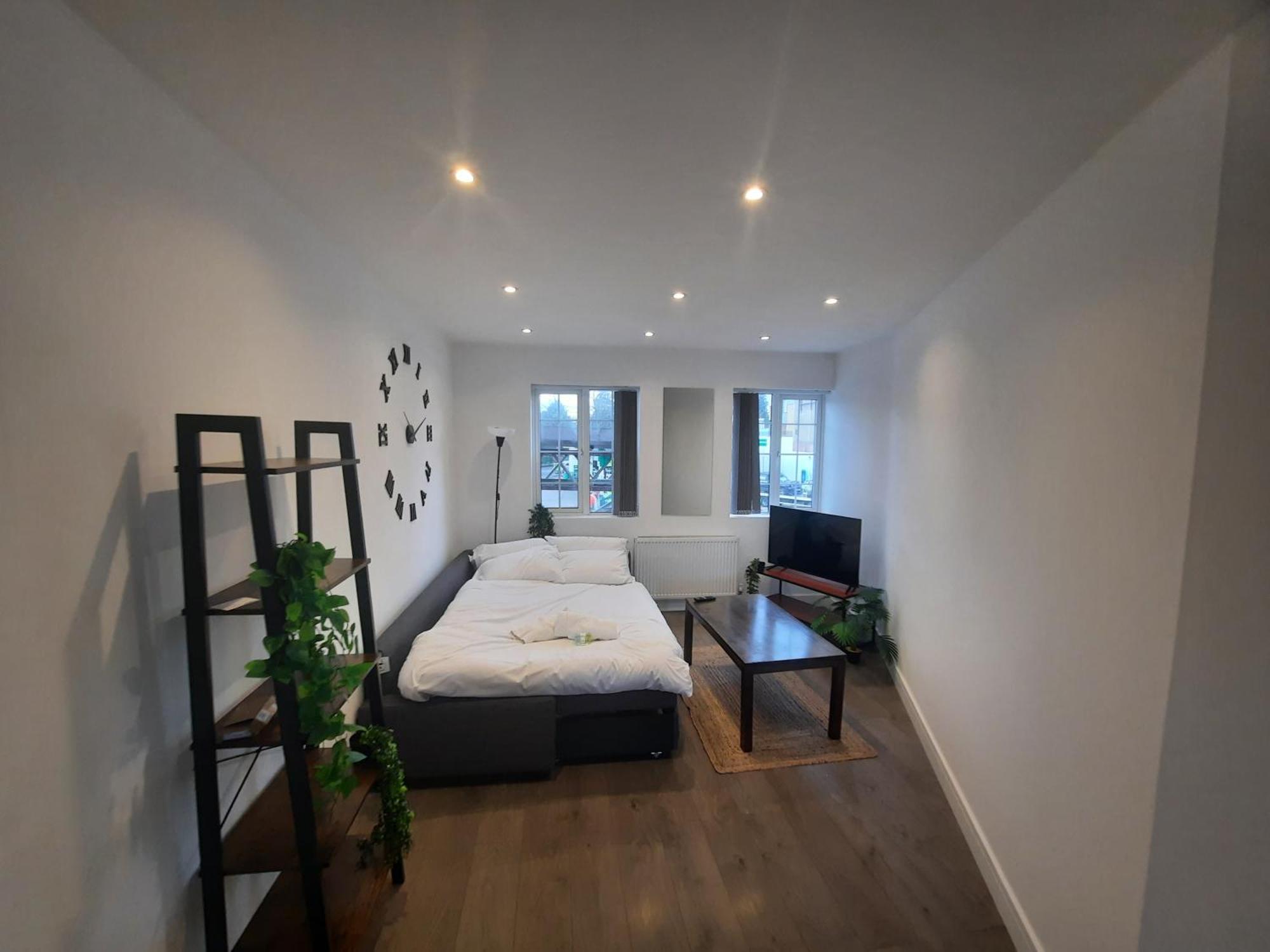 Acton Town Luxe - Spacious Modern Near Westfield & Nature, Pets Welcome! * London