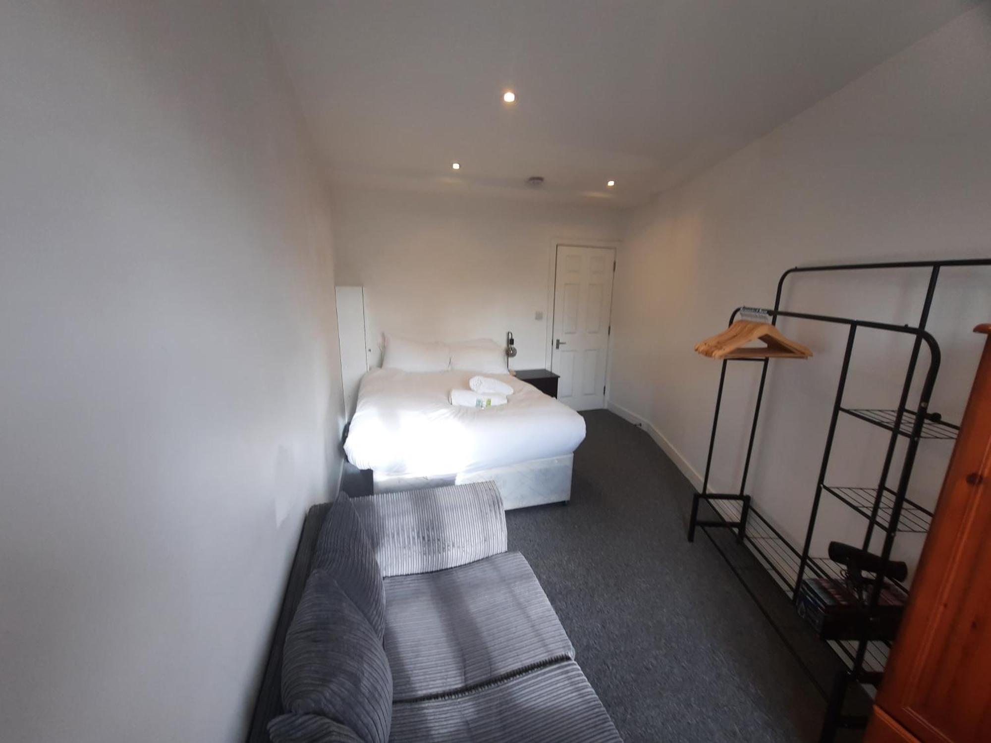 Acton Town Luxe - Spacious Modern Near Westfield & Nature, Pets Welcome! London