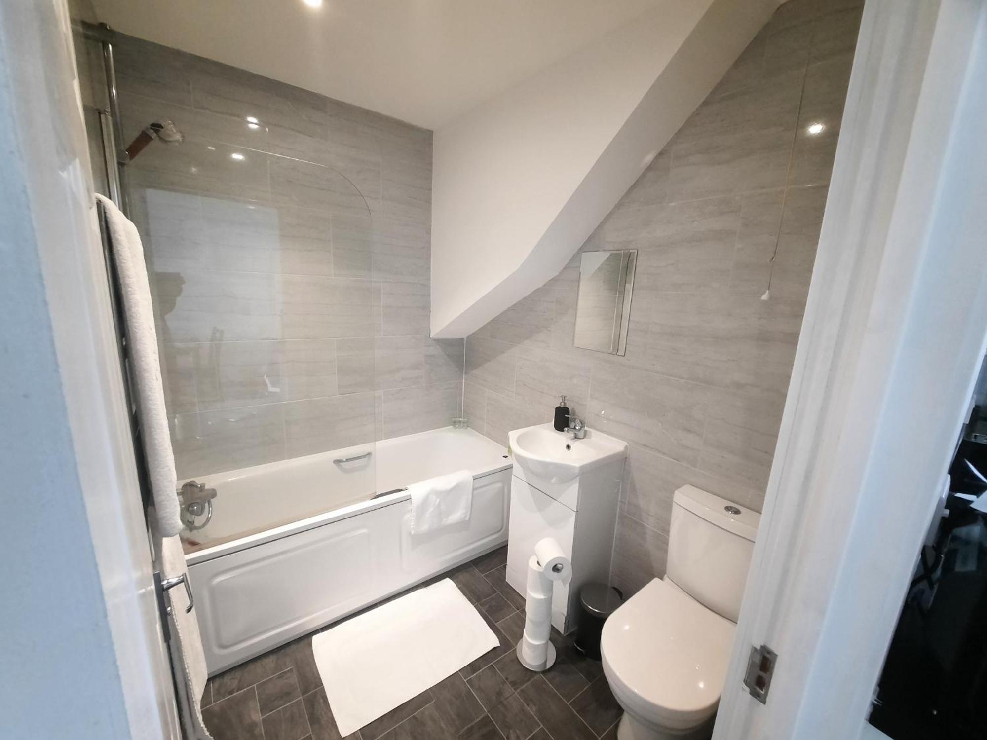 Acton Town Luxe - Spacious Modern Near Westfield & Nature, Pets Welcome! Apartamento