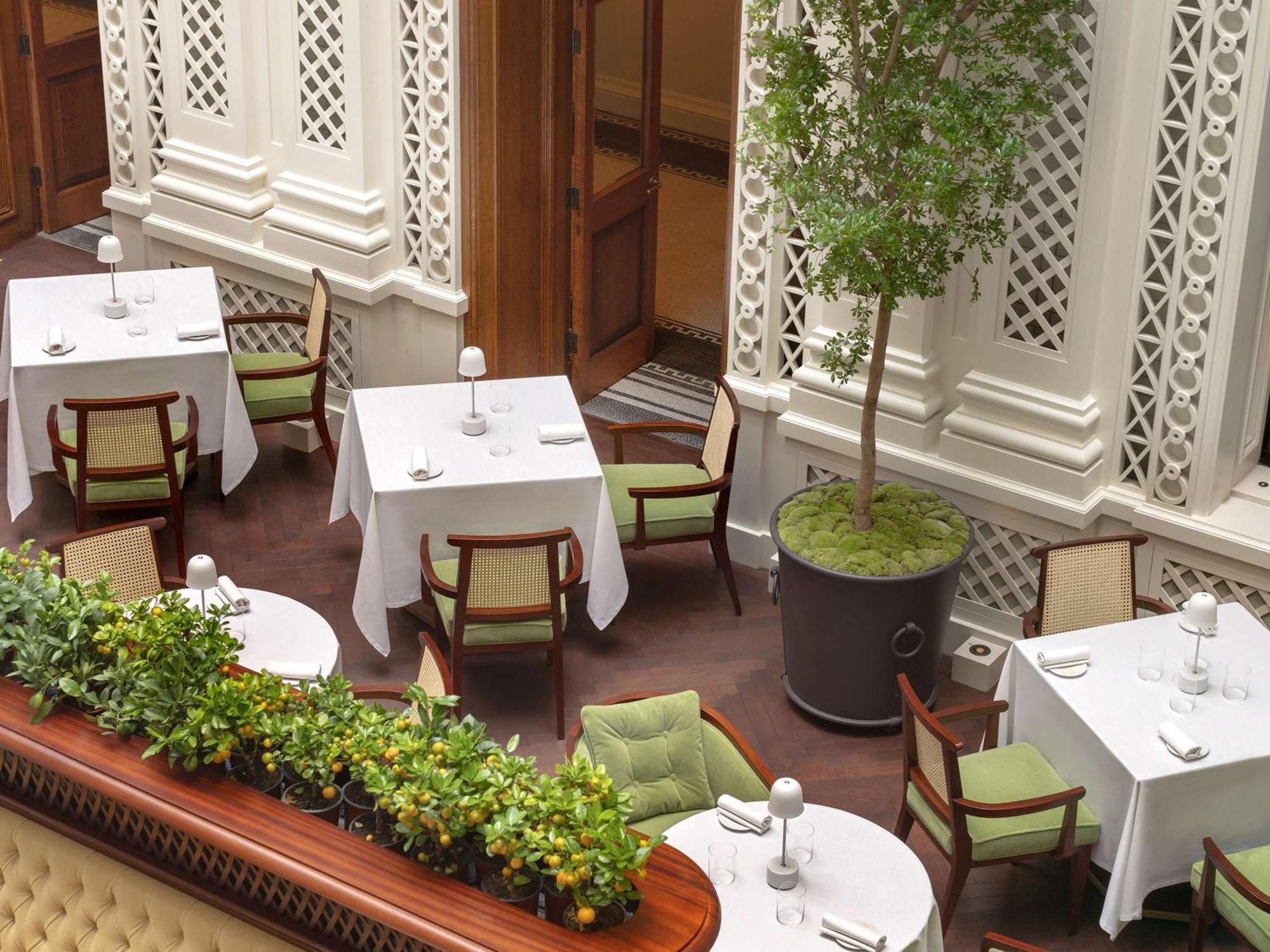 Raffles At The Owo Hotel Londen