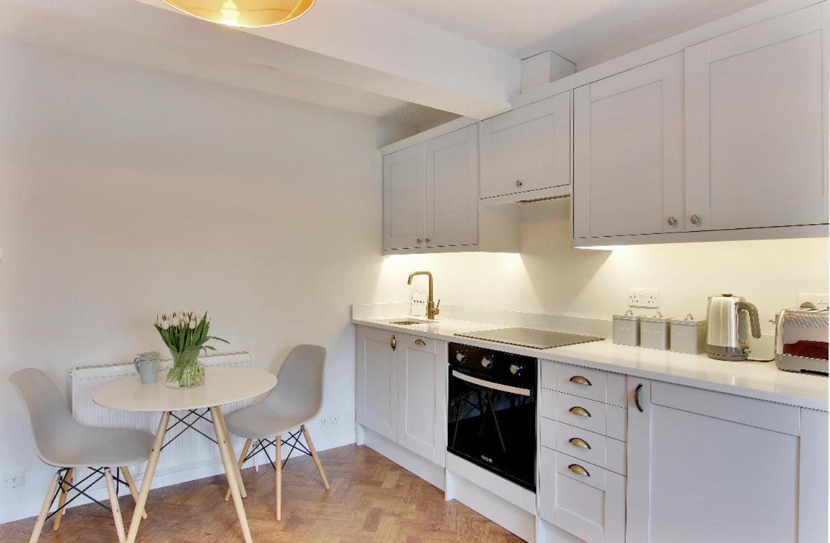 Appartement Chic 2-bed Apartment, Free Wi-fi And Parking *