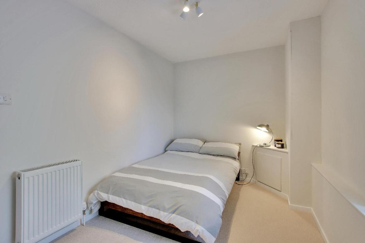 Chic 2-bed Apartment, Free Wi-fi And Parking Appartement *
