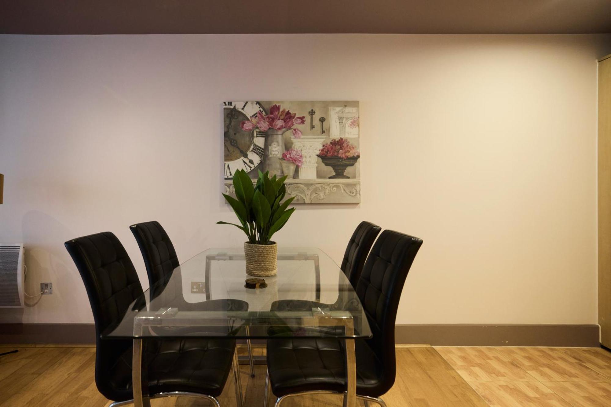 The Vauxhall Hideout - Comfy 2bdr Flat With Balcony Apartamento