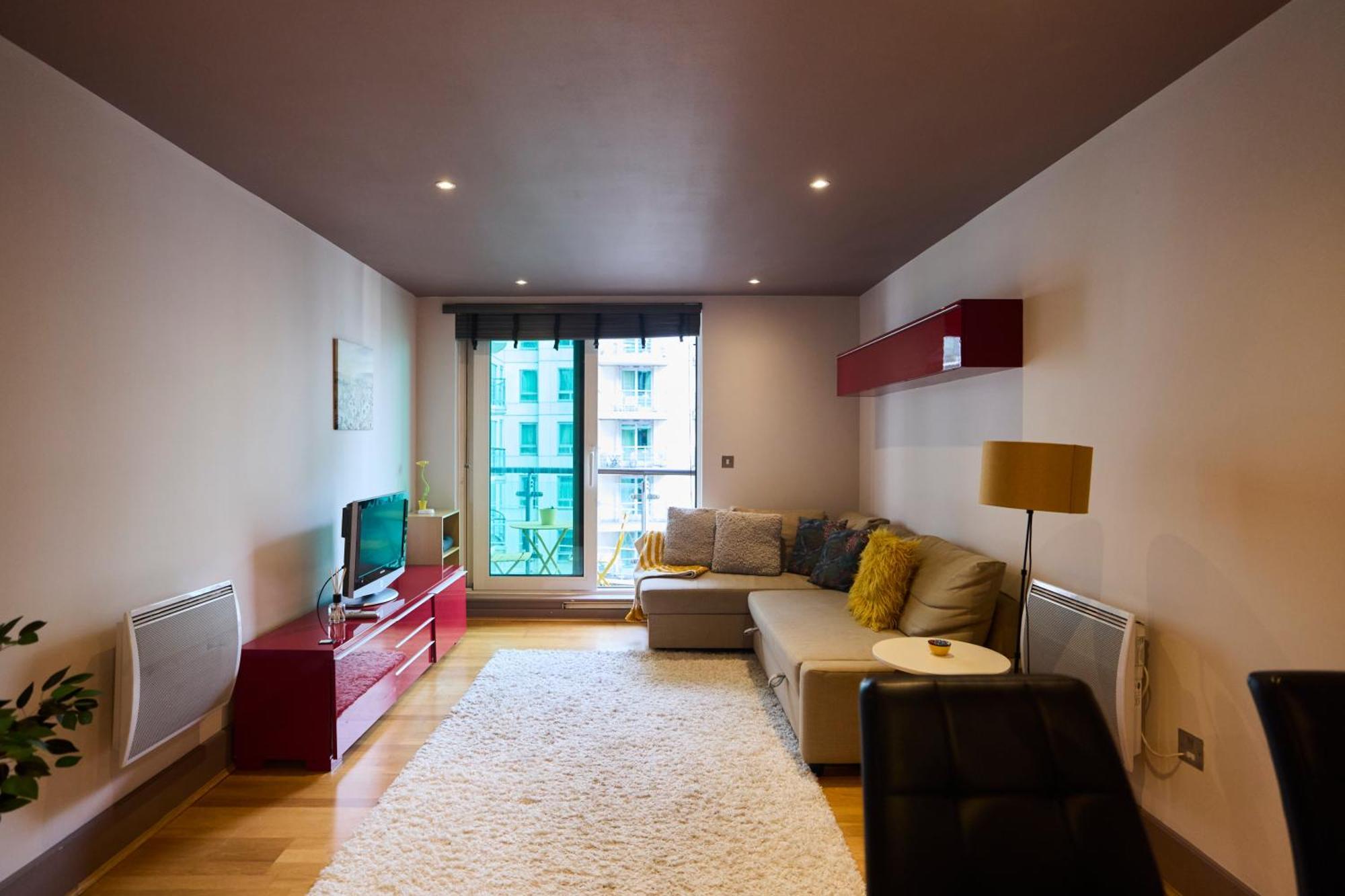 The Vauxhall Hideout - Comfy 2bdr Flat With Balcony *