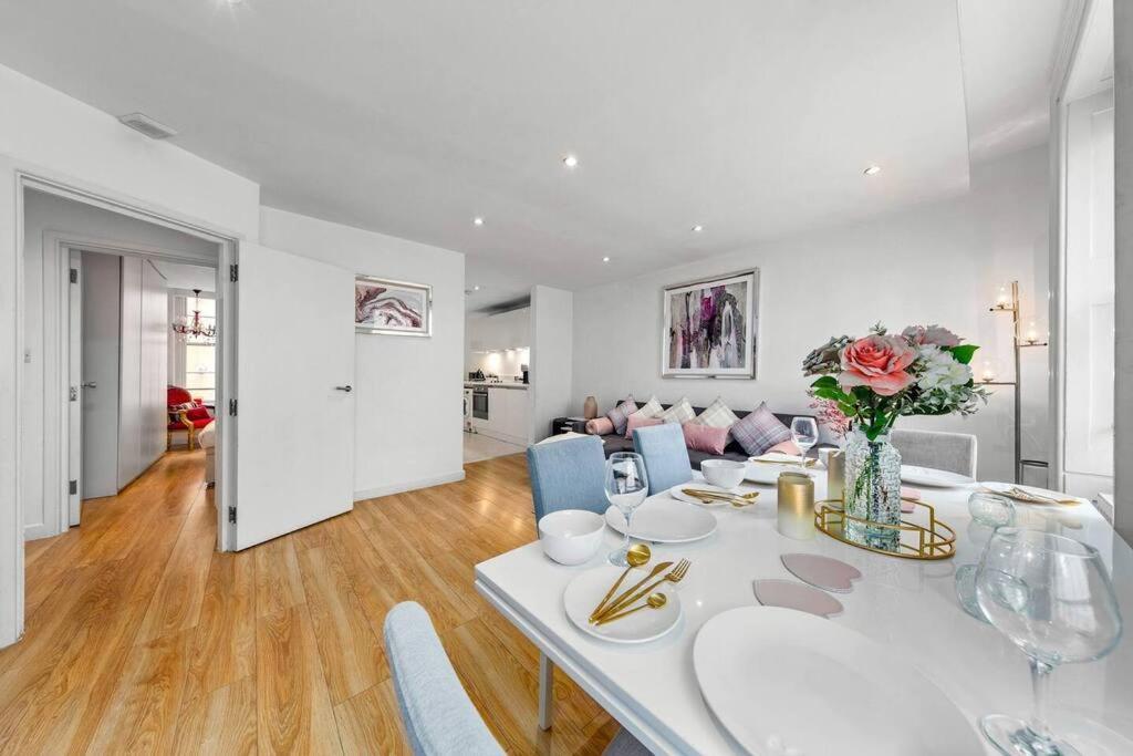 Appartement 3 Bedroom In Haymarket Sleep 10 Hy2 Londres
