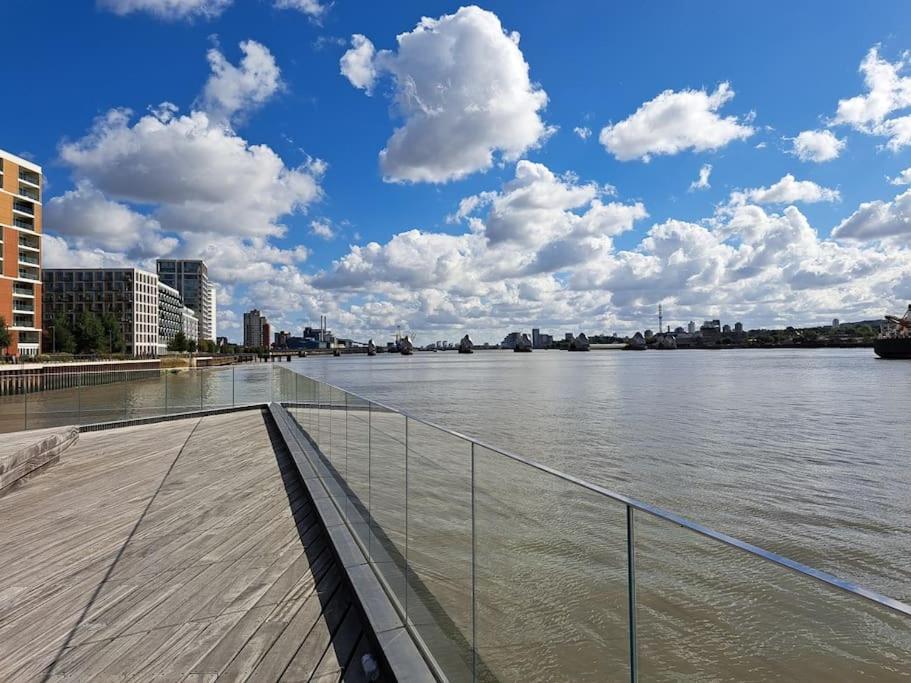 Docklands Riverside * Londres