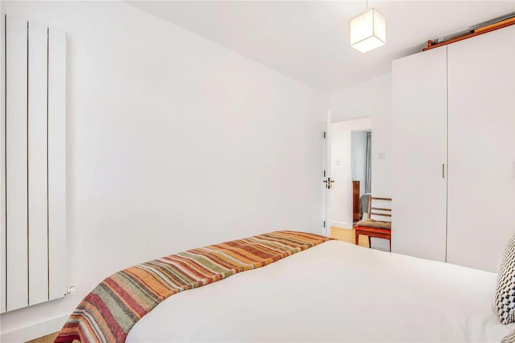 2 Bed Bright Flat In Fulham *