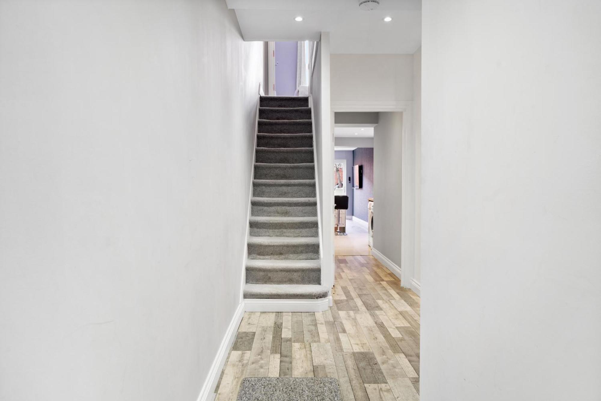 7 Bedroom House With Garden Londres