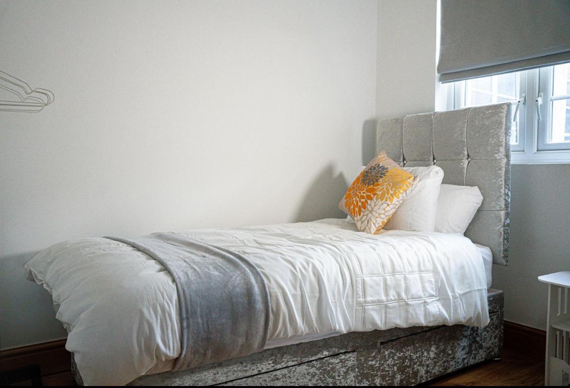 Away From - Spacious 3 Bed Appartement *