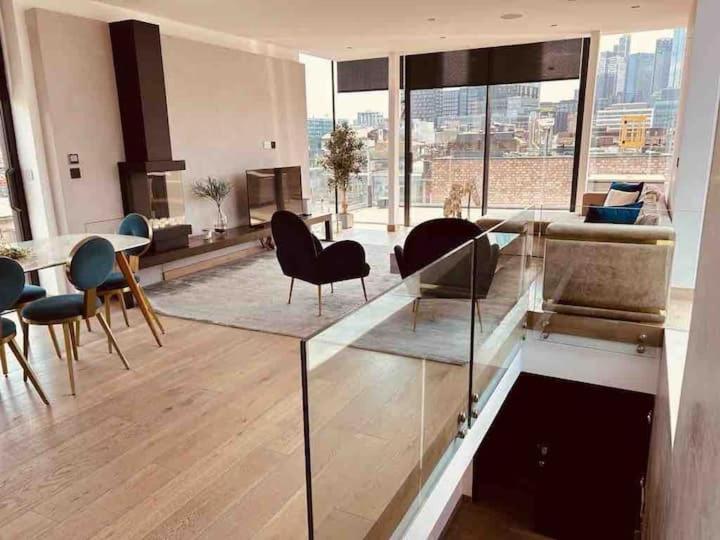 3 Bed 2 Bath Penthouse Hoxton Square With Terrace *